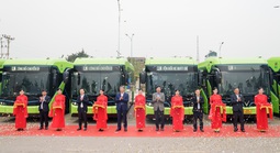 Doanh nghiệp ở Hà Nội đầu tư hơn 400 tỉ đồng chuyển 100% sang xe buýt điện