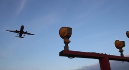 Hãng hàng không Nga phủ nhận máy bay chở 425 người “bốc cháy”