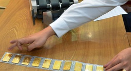 Giá vàng hôm nay 5-12: Bật tăng mạnh trở lại