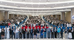 Khi khoa học chạm tới trái tim người trẻ: Dấu ấn VinFuture 2025 tại giảng đường Việt Nam