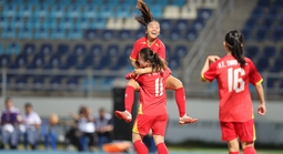 Mưa bàn thắng ngày ra quân