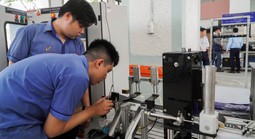 Trường cao đẳng công lập nào ở TPHCM được giữ nguyên sau sắp xếp ?