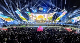 Hàng ngàn người đi xem khai mạc Lễ hội Trà quốc tế 2025 lần đầu tiên ở Đà Lạt