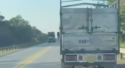 VIDEO: Tài xế xe tải buồn ngủ điều khiển xe chạy "rùa bò" trên cao tốc