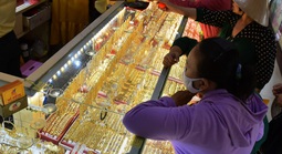 Giá vàng hôm nay 6-12: Vàng thế giới giảm mạnh