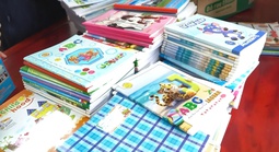 Gom góp yêu thương  tặng bạn sau bão lũ
