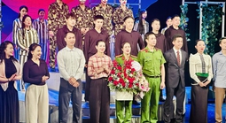 Nhà hát Kịch Công an nhân dân tạo ấn tượng mạnh với "Nơi bình minh trở lại"