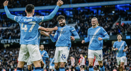 Rayan Cherki bùng nổ, Man City đại thắng phả hơi nóng vào gáy Arsenal