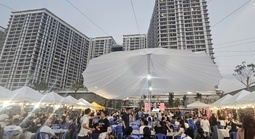 Khách nước ngoài hào hứng với lễ hội "Bia thủ công Bình Dương" lần thứ 7