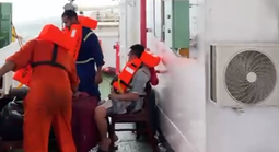 Giải cứu 13 thuyền viên Việt Nam trên tàu gặp sự cố tại vùng biển Malaysia