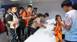 Chủ nhà Thái Lan chạy đua trước lễ khai mạc