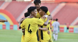 Thắng đậm Lào, U22 Malaysia đẩy U22 Việt Nam vào thế khó