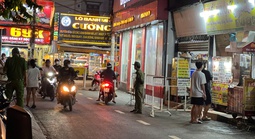 Truy tìm thanh niên đâm chết người giữa đường ở TPHCM