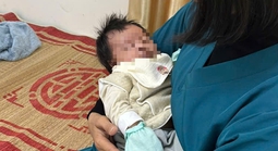 Đi tập thể dục, người phụ nữ bất ngờ phát hiện bé gái sơ sinh bụ bẫm nặng 5 kg