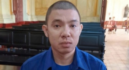 Vào showroom mua ô tô, khách mất trắng tiền