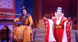 Vở "Hồ Nguyệt Cô hóa cáo"