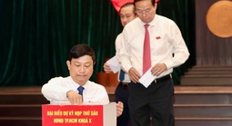 Đại biểu HĐND TPHCM đóng góp ủng hộ đồng bào bị thiệt hại do bão lũ