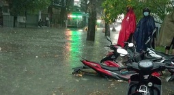 Trận mưa dị thường, rất hiếm ở TP HCM