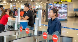 Khách bay hãng nào đã có thể làm thủ tục bằng VNeID ở sân bay Nội Bài, Tân Sơn Nhất?