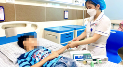 Bé trai sốc nhiệt sau vài phút vào phòng điều hòa