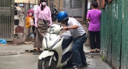 Người đàn ông cố tình đi vào đường mới đổ bê tông có thể bị xử phạt không?
