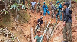 VỤ "LIỀU LĨNH KHAI THÁC VÀNG GIỮA RỪNG PHÒNG HỘ": Lấp hầm, đổ thuốc trừ sâu