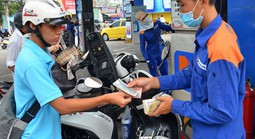 Giá tăng lần thứ 3 liên tiếp, xăng RON 95 lên gần 20.000 đồng/lít