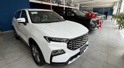 "Cuộc chiến" phân khúc xe gầm cao hạng C