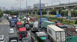 Trưa 14-6, xảy ra ùn ứ giao thông nghiêm trọng ở TP Thủ Đức