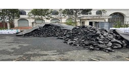 Phát hiện hàng hóa không rõ nguồn gốc trong 2 xe đầu kéo biển số TP HCM