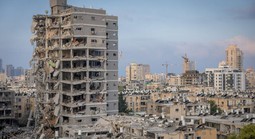 Iran nói Mỹ cần "lên tiếng", Israel yêu cầu dân Iran "tránh xa các nhà máy vũ khí"