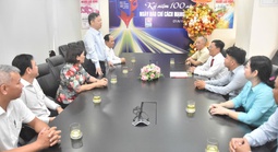 Nhiều đơn vị đến chúc mừng Báo Người Lao Động nhân kỷ niệm 100 năm Báo chí cách mạng Việt Nam