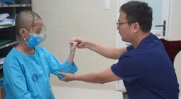 Nữ sinh 13 tuổi đột quỵ trong lúc tập văn nghệ