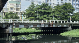 TP HCM: Bé sơ sinh bỏ rơi trong tui nilon ở cầu Chu Văn An hiện ra sao?
