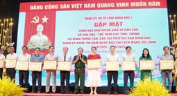 Quân khu 7 tặng bằng khen cho 75 tập thể, cá nhân phối hợp tuyên truyền