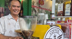 Giá cà phê lao dốc có bất thường?