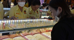 Giá vàng hôm nay, 20-6: Tiếp tục sụt giảm