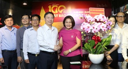 Bí thư Quận ủy quận 1 TP HCM thăm, chúc mừng các cơ quan báo chí