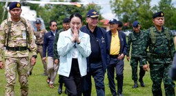 Thủ tướng Thái Lan đến căn cứ sát Campuchia, gặp tư lệnh quân khu "được nhắc tên"