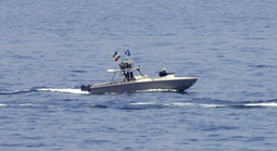 Đóng cửa eo biển Hormuz là "hành động tự sát" của Iran?