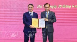 Công bố quyết định của Bộ Chính trị, Ban Bí thư về nhân sự  tại Văn phòng Trung ương Đảng