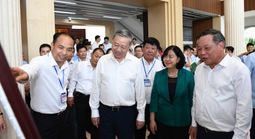 Tổng Bí thư Tô Lâm: Phải chuyển từ tư duy hành chính sang tư duy phục vụ