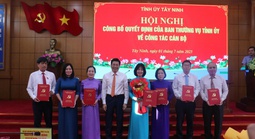 Sau hợp nhất, tỉnh Tây Ninh mới công bố nhiều quyết định về cán bộ