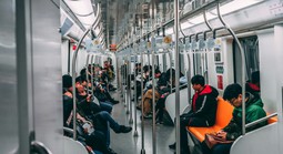 Metro Thượng Hải: Mê cung ánh sáng dưới lòng đất