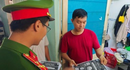 Người dân sống ở chung cư TP HCM được hướng dẫn quét mã QR phòng chống cháy nổ