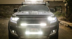 Ô tô lắp thêm thanh đèn led soi biển số phía trước có được đăng kiểm?