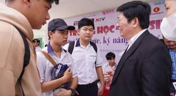 50 năm thành lập Báo Người Lao Động: Từ trang báo đến trái tim học trò
