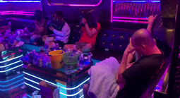 Bắt quả tang 6 đối tượng trong phòng hát karaoke “Quận 6” ở Vĩnh Long