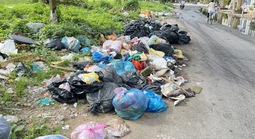 Rác thải "bủa vây" khu dân cư