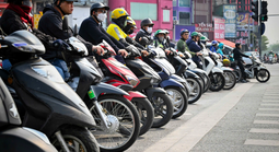 Hà Nội nghiên cứu hỗ trợ, thu đổi 450.000 xe máy xăng trong khu vực Vành đai 1